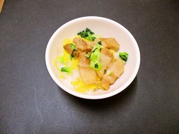 　角煮丼（豚肉）